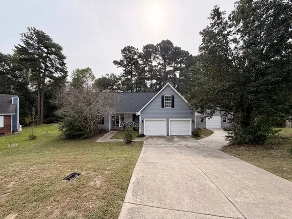 101 Bayou Ct, Raeford, NC 28376