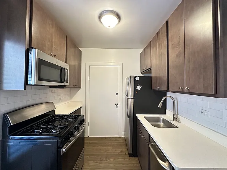 2641 N Spaulding Ave #E3 — Photo 2