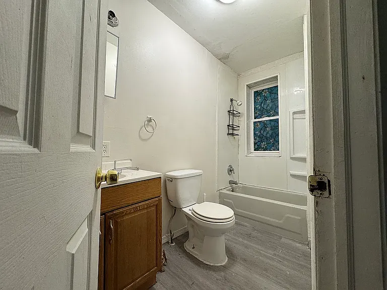 88 Chadwick Ave #1E — Photo 5