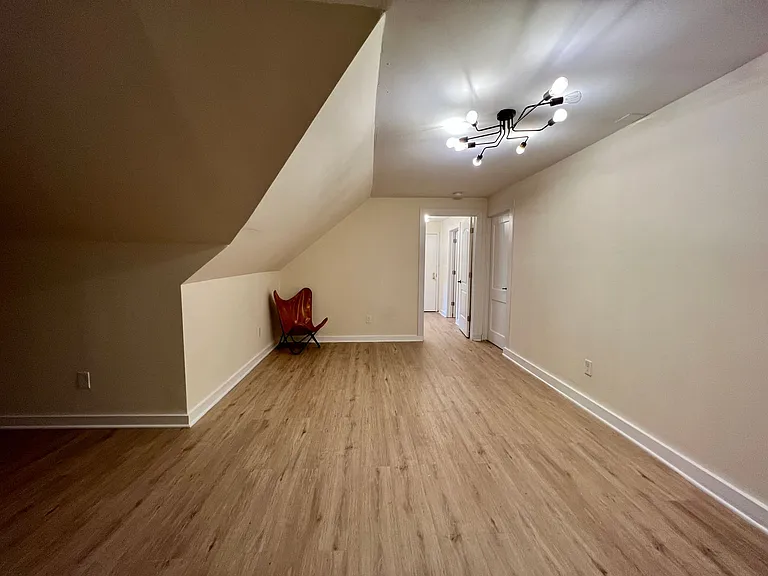 420 Whitney Ave — Photo 39
