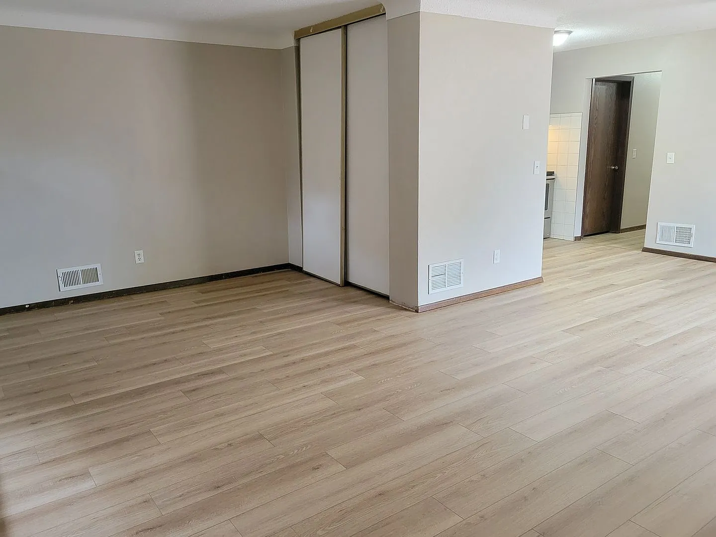 4 Bedroom Duplex — Photo 4