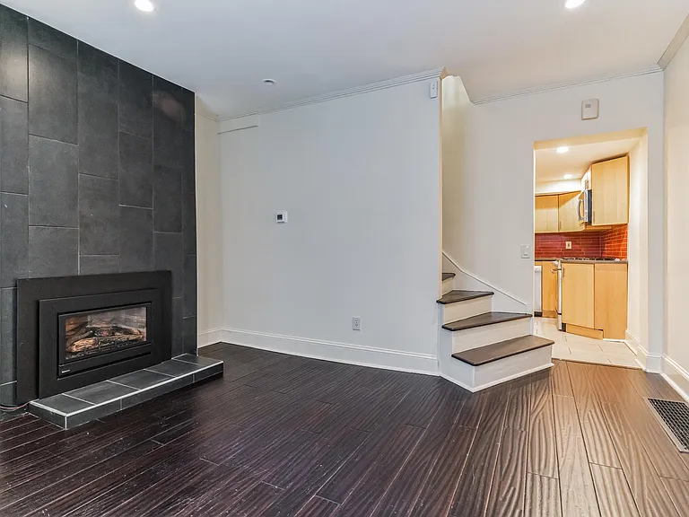 1715 Moravian St — Photo 3