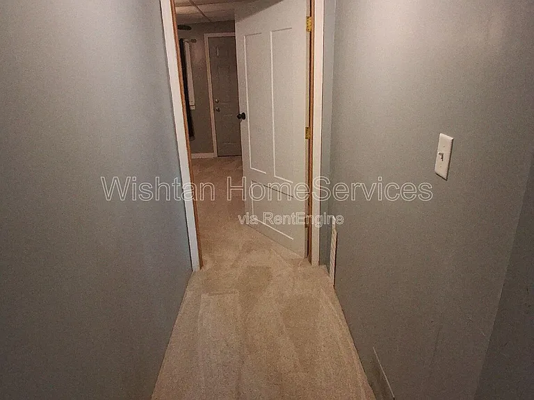 701 N E St — Photo 4