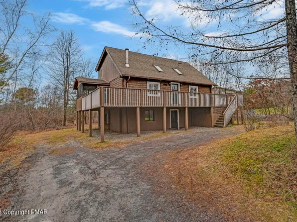 299 Ash Dr, Long Pond, PA 18334