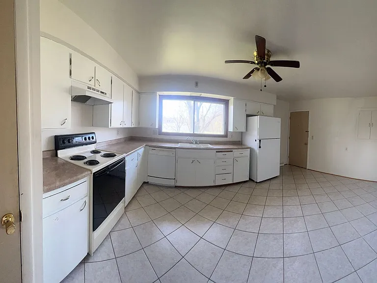 2231 Wickham Ave — Photo 4