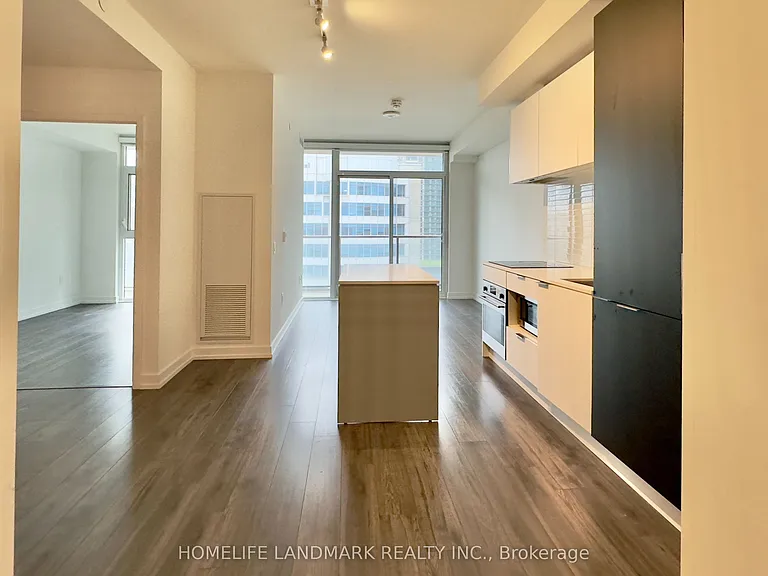 33 Helendale Ave #809 — Photo 1