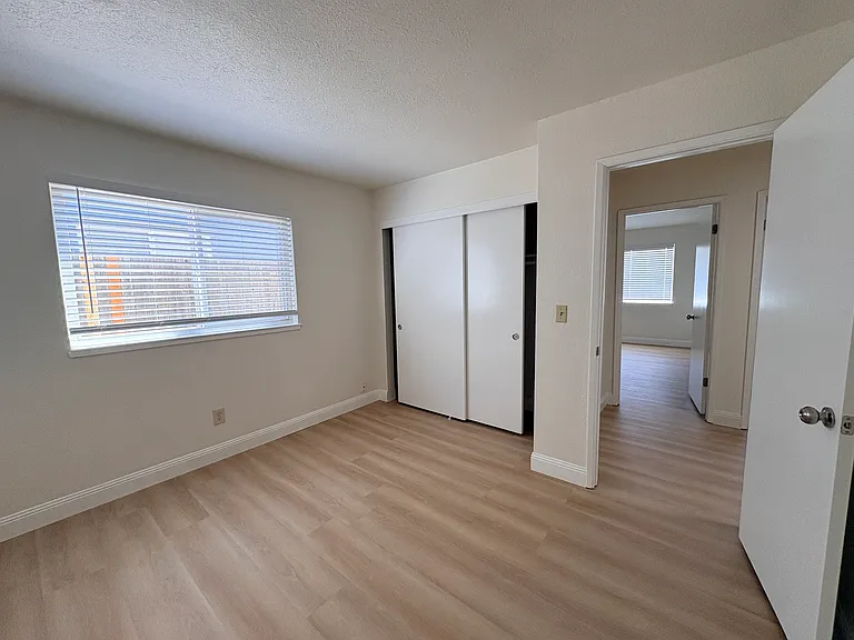 7757 Southbreeze Dr — Photo 10