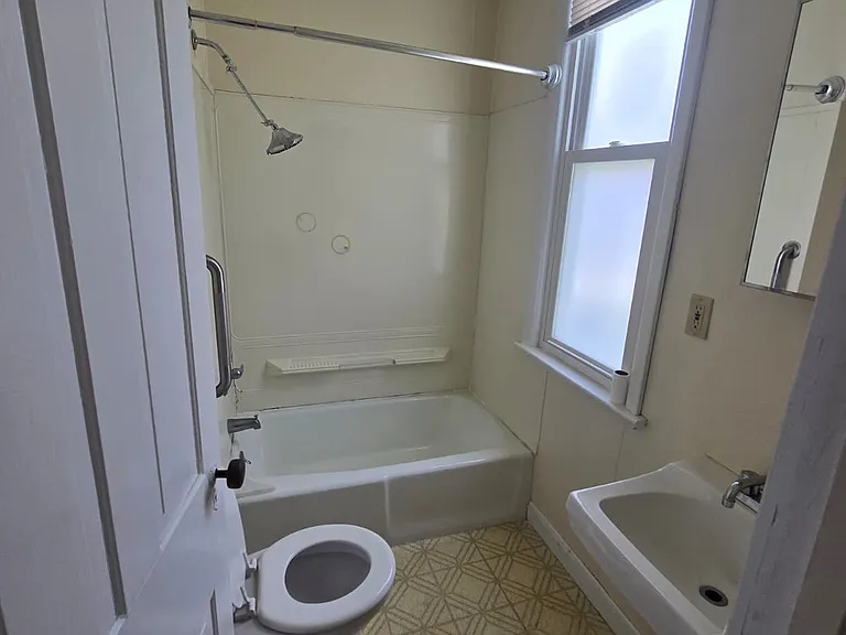 437 George St #1 — Photo 1