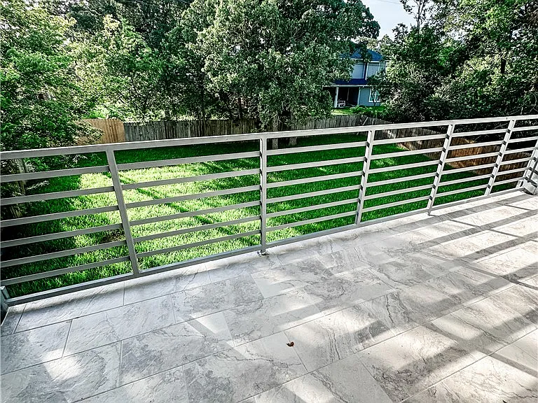 1307 Bayou Woods Dr — Photo 8