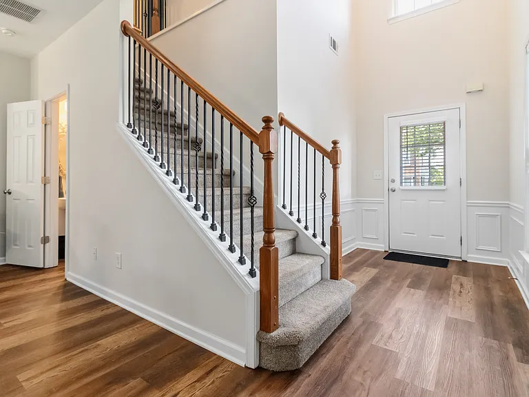 105 Finchley Dr — Photo 17