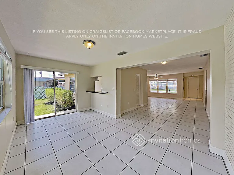 10641 NW 27th Ct — Photo 6