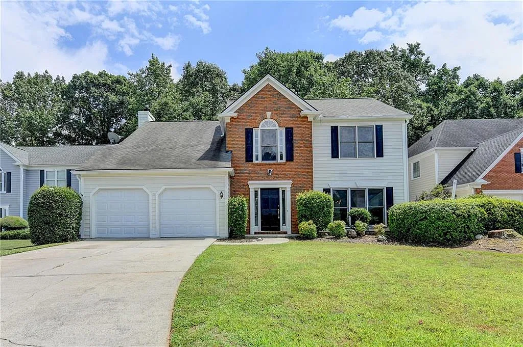 4 bed, 2.5 bath, 2104 sqft, $3,180 — Photo 3