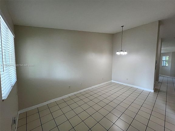 3rd image of 2903 SE 17th Ave Unit 201