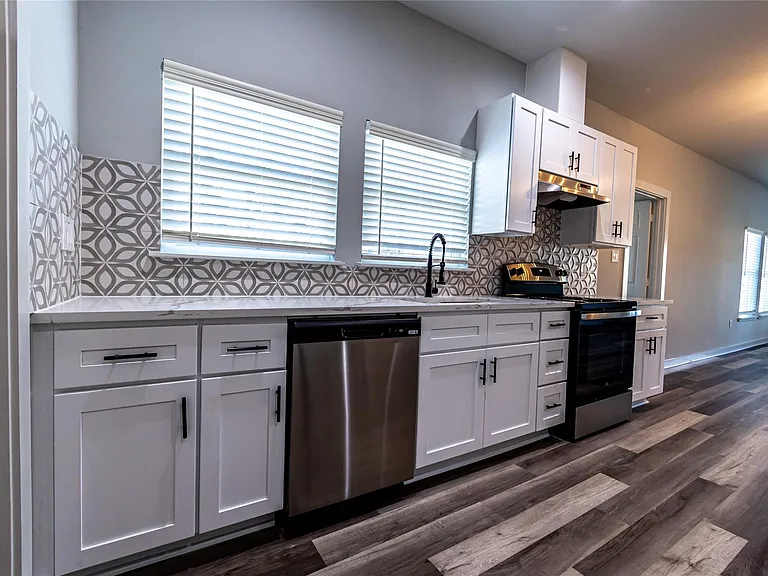 102 Marsden St #4 — Photo 18