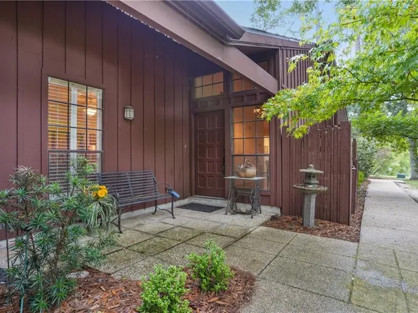640 N Beau Chene Dr APT 8, Mandeville, LA 70471