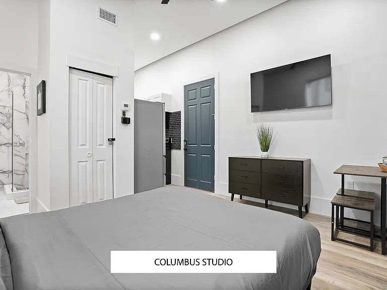 Ybor Luxe Apartments — Photo 8