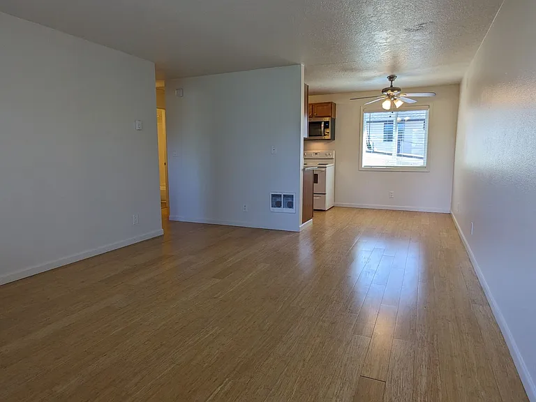 4102-4128 SE Cesar E Chavez Blvd — Photo 35
