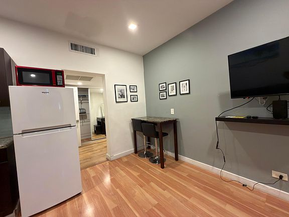 4th image of 26 Diplomat Parkway #2223