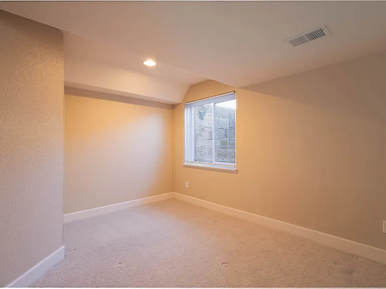 173 Lindenwood Ave — Photo 23