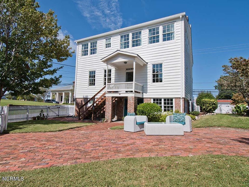 209 W Main Street, Swansboro, NC 28584 | Zillow