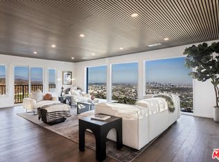 8300 Grand View Dr, Los Angeles, CA 90046