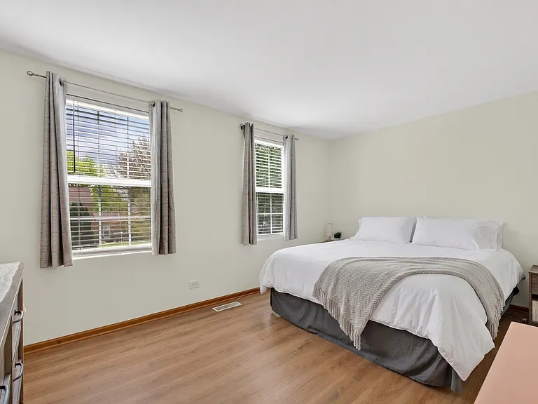 939 Four Seasons Blvd — Photo 18