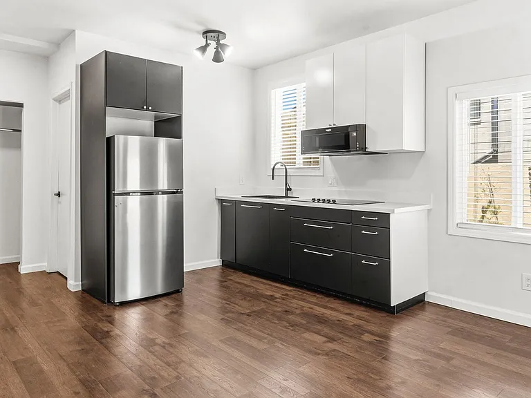 290 Holyoke St — Photo 31