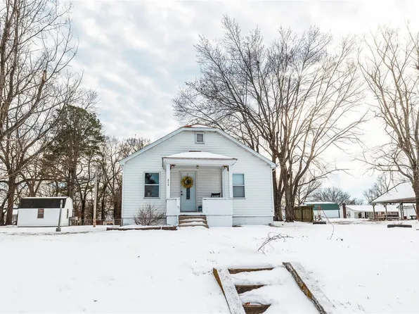 854 Chestnut St, Bourbon, MO 65441