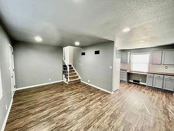 2nd image of 608 NE Florence Ave