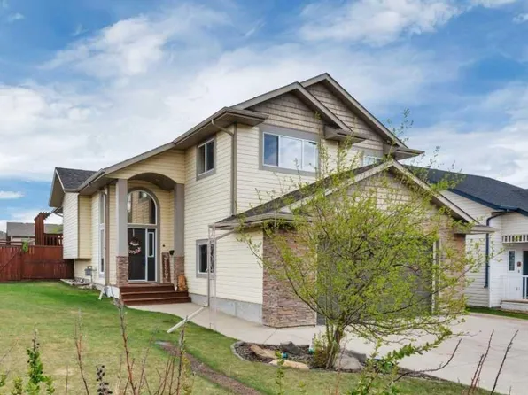 50 S Wilkinson Cir, Sylvan Lake, AB T4S 2N8