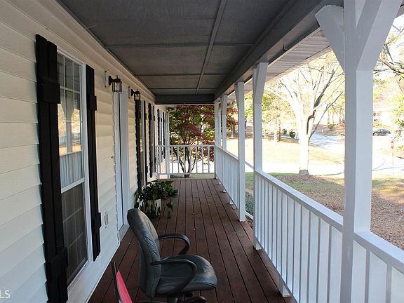 4th image of 321 Glenloch Ln