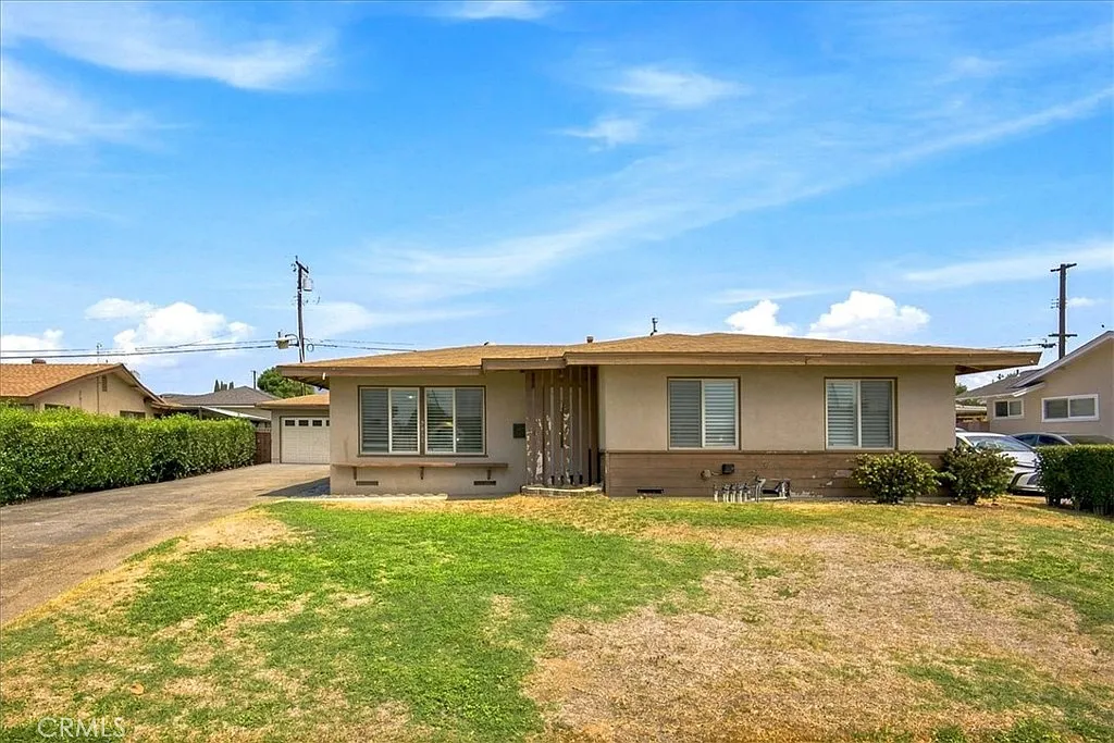 3 bed, 1.5 bath, 1476 sqft, $3,000 — Photo 2