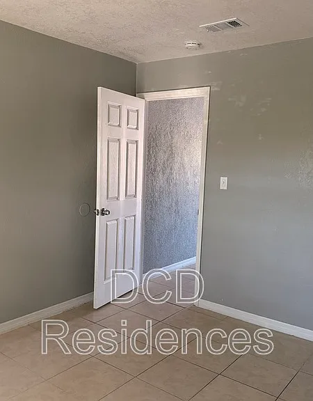 612 Sally Ln #14 — Photo 1