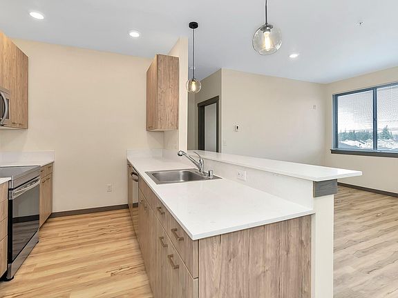 4th image of 13521 97th Ave E #406