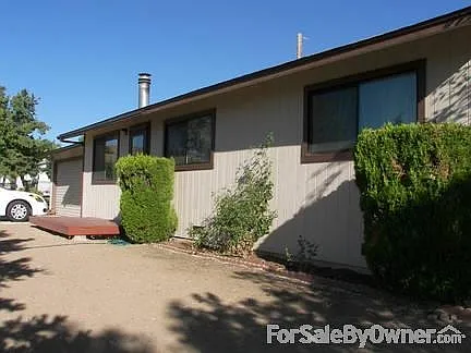 5645 Dolores Dr photo 1