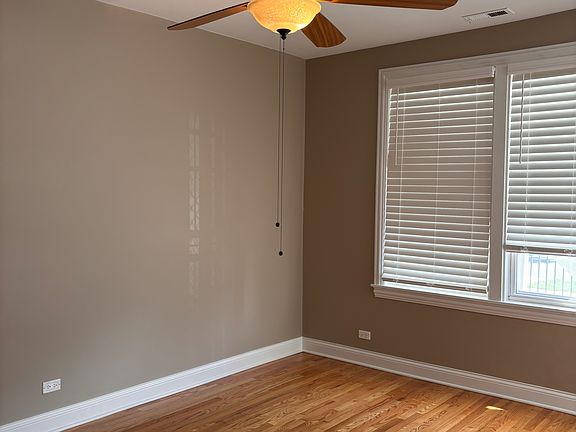 3rd image of 4810 W Ainslie St #1