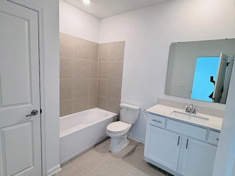 790 Rivington Ave — Photo 21