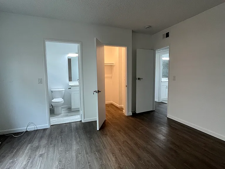 146 Imperial Beach Blvd — Photo 8