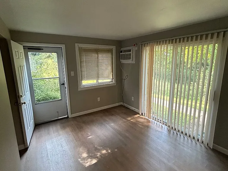 114 McLaughlin Rd — Photo 8