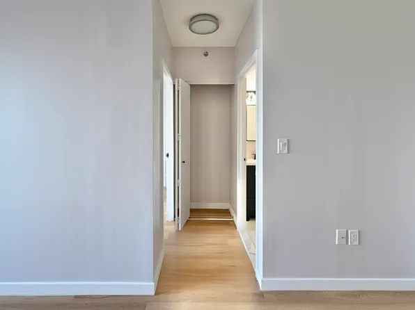 45 River Dr South image 16 of 32