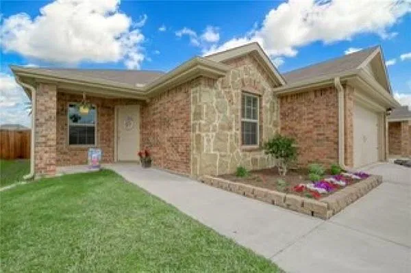 4 bed, 1800 sqft, $2,650 — Photo 2