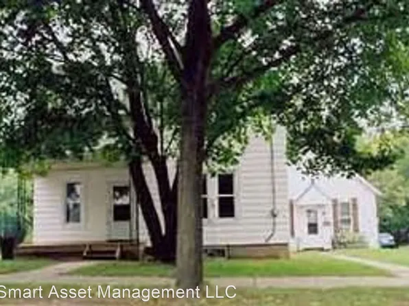 414 Barney St, Waukesha, WI 53186