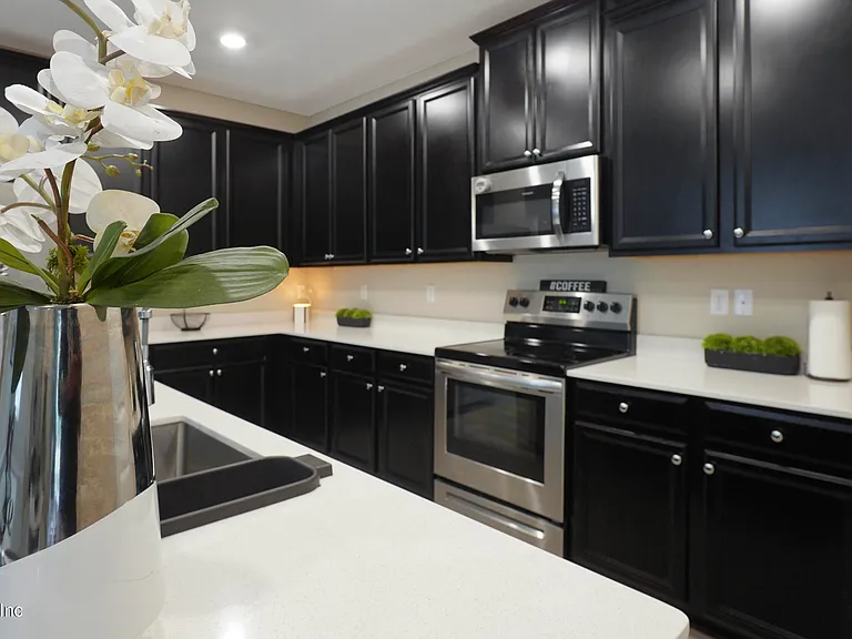 10815 Ventnor Ave — Photo 6
