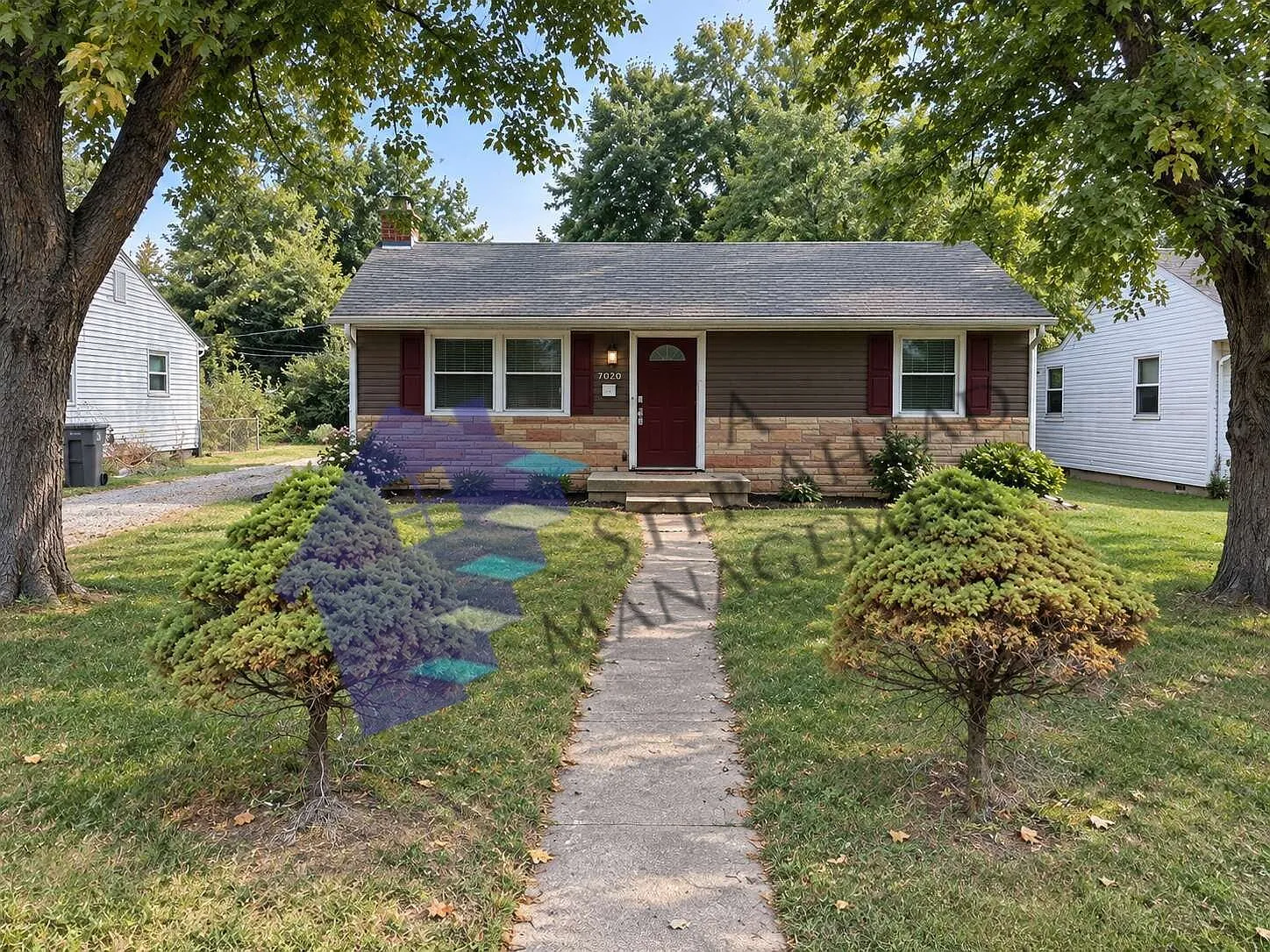 1920 Hawthorne Ln — Photo 1