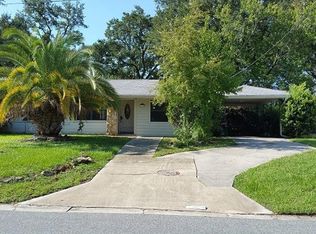 1305 Peters Dr, Leesburg, FL 34748