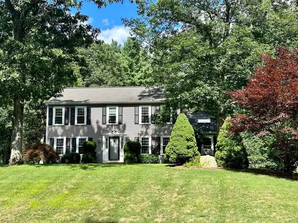 8 Bush Pond Rd, Norfolk, MA 02056