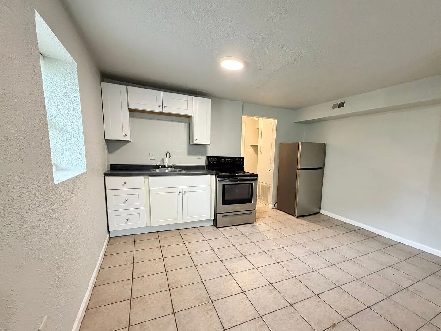 949 Adams St. — Photo 4