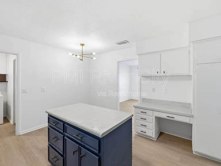 2860 Cedarcrest Dr — Photo 3