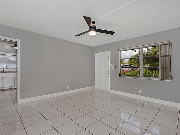 5th image of 2650 E 9th Avenue