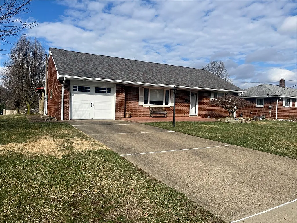 3001 Artfield St photo 1